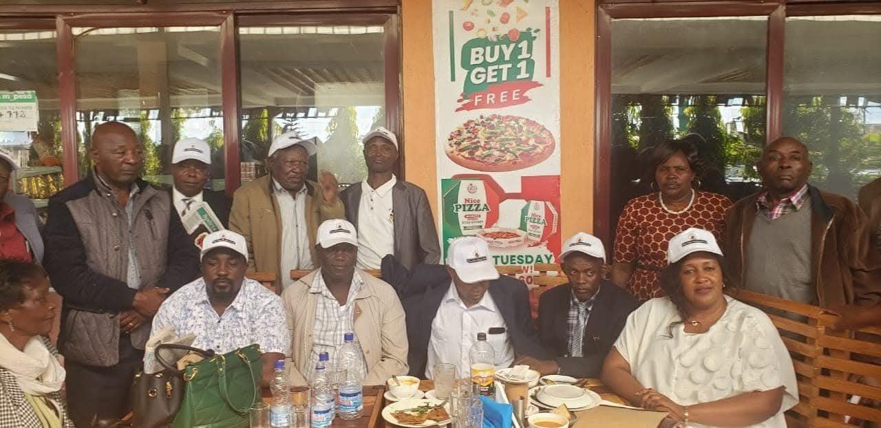 Consultative meeting with government officials (3)